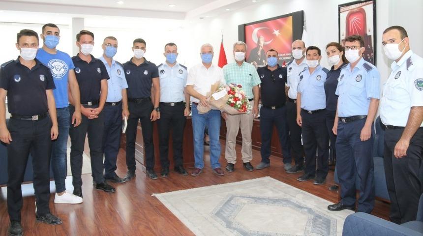 Başkan Bilgin&rsquo;den zabıta personeline baklavalı kutlama