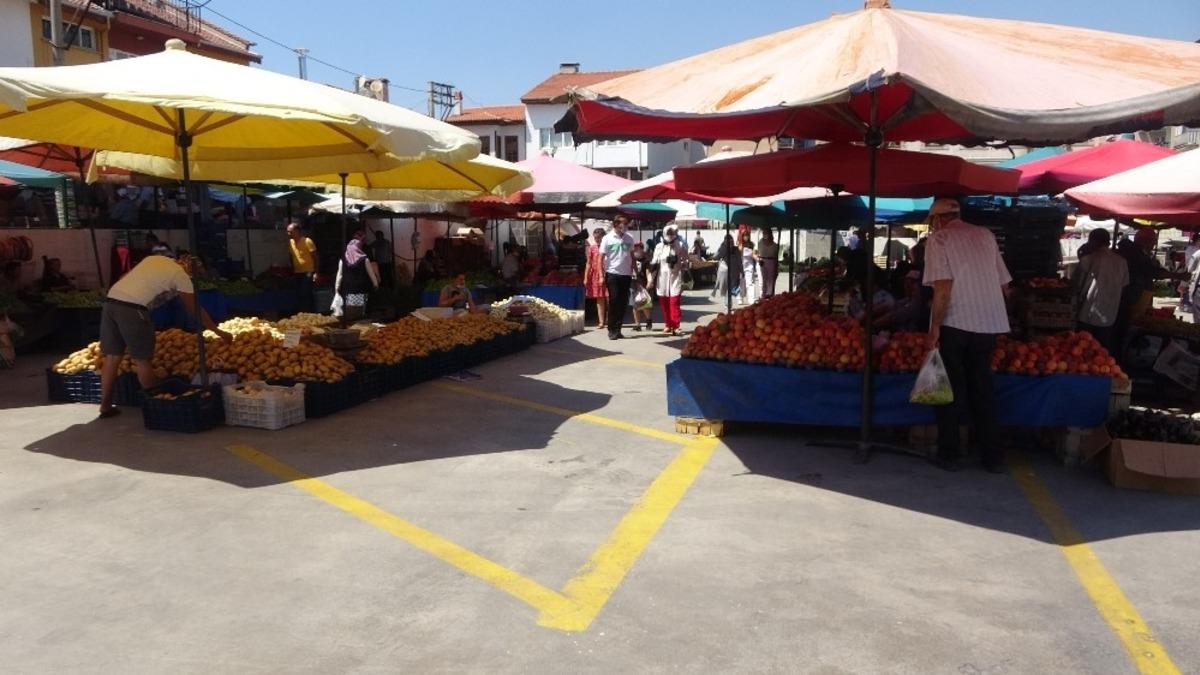 Pazarlarda mahsul artınca fiyatlar d&uuml;şt&uuml;