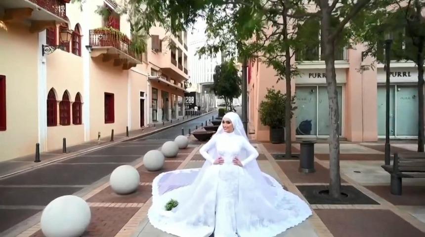 Beyrut’taki patlamaya düğün fotoğrafı çektirirken yakalandı