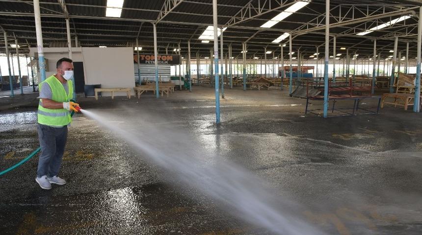 &Ccedil;iğli pazaryerlerinde detaylı temizlik ve dezenfekte