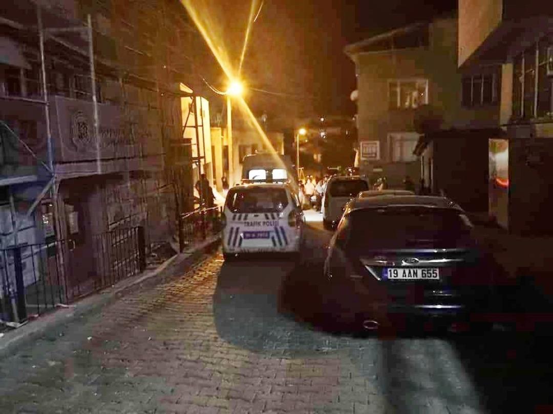 Sokak ortasında silahla vuruldu
