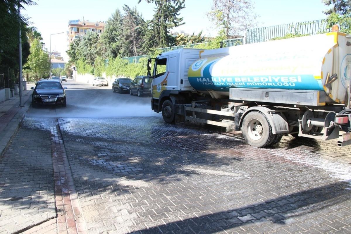 Haliliye&rsquo;de cadde ve sokaklar yıkanıyor