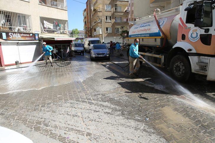 Haliliye’de cadde ve sokaklar yıkanıyor G3