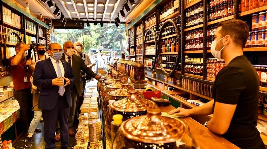 Hep birlikte Korona vir&uuml;s denetimine &ccedil;ıktılar