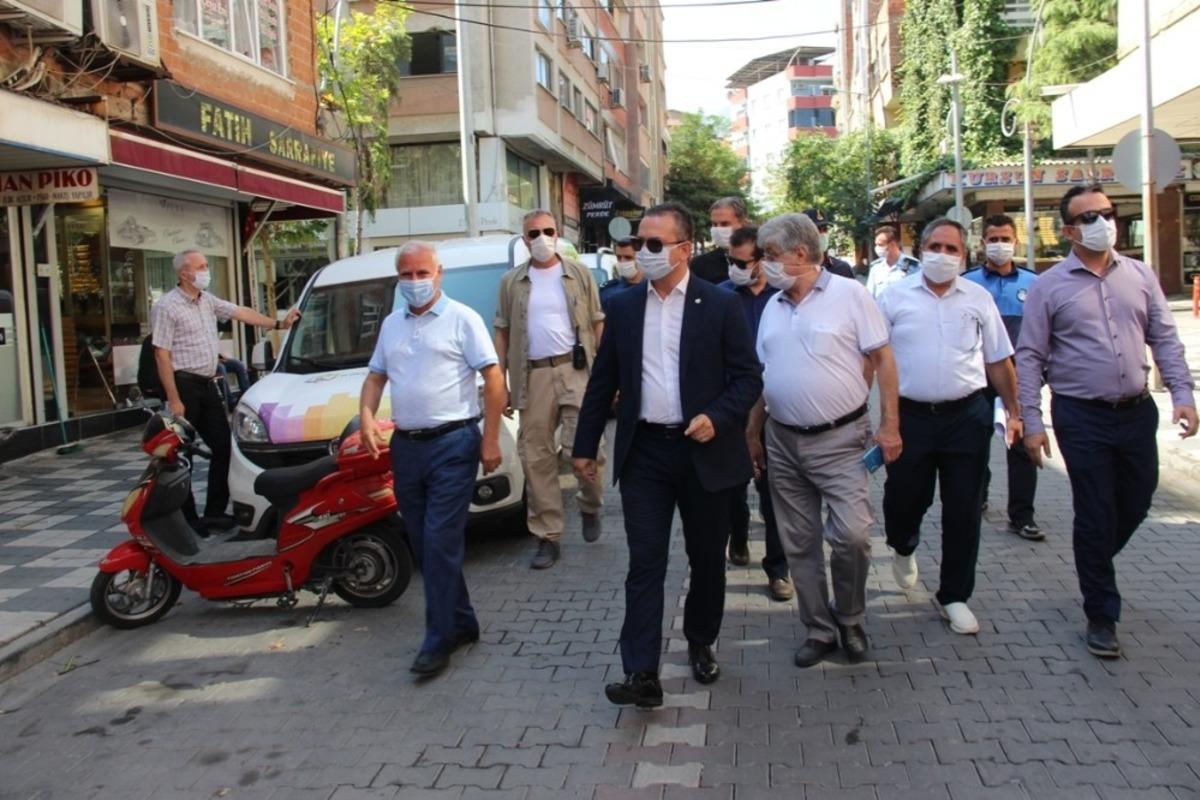 Kaymakam Akkaya maskelerini aksesuar gibi kullananları uyardı