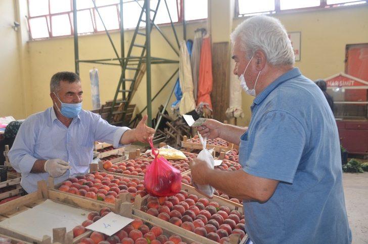 Yerli şeftalinin fiyatı her geçen gün düşüyor G2