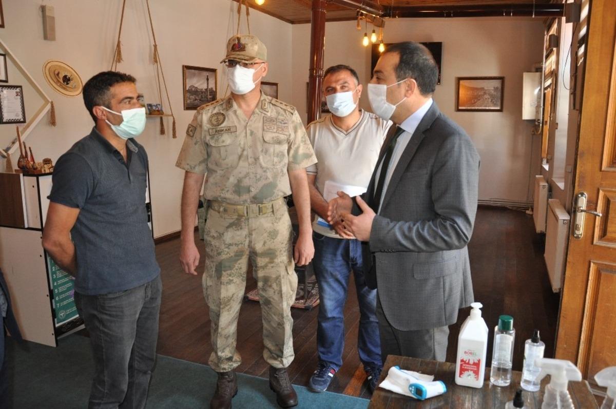 Kars Vali &Ouml;ks&uuml;z, &lsquo;Korona vir&uuml;s denetimine katıldı