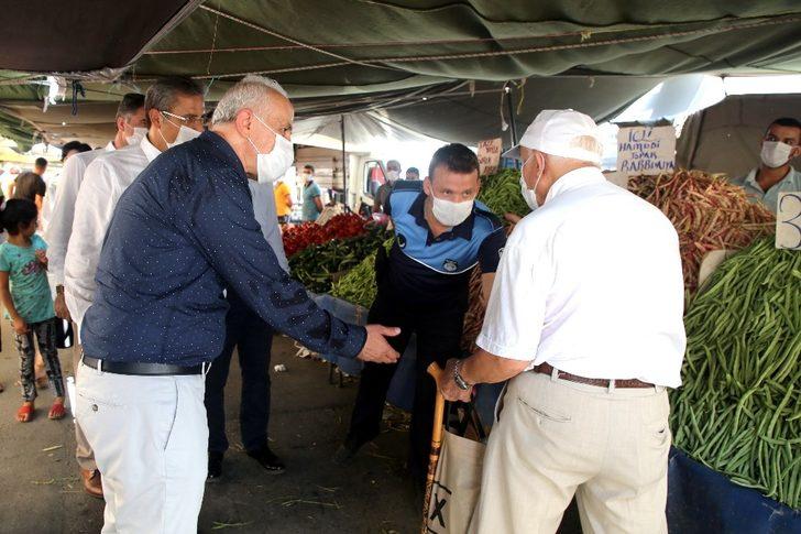 Akdeniz’de pazar yerinde korona virüs denetimi G2