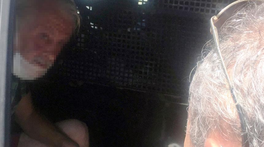 Çocuğa cinsel taciz şüphelisini yakalayıp, polise teslim ettiler