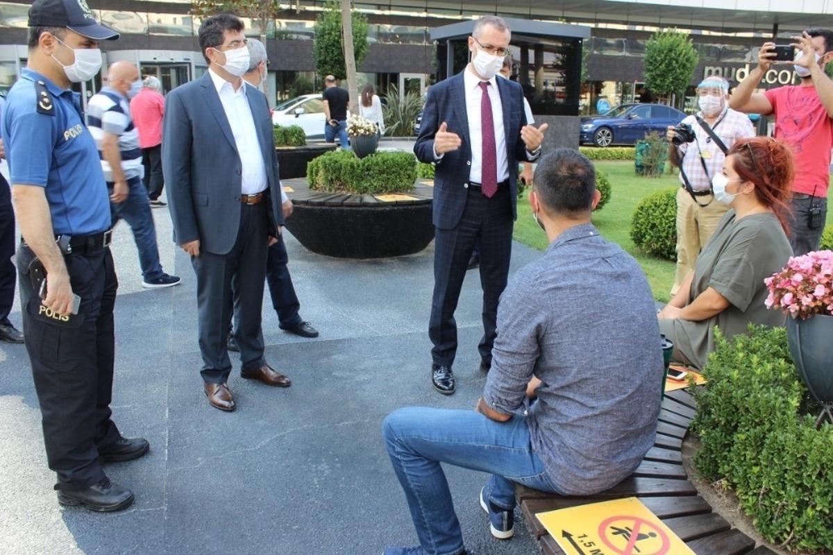 Ataşehir&rsquo;de "Sağlık İ&ccedil;in Hepimiz İ&ccedil;in" sloganıyla denetimler yapıldı