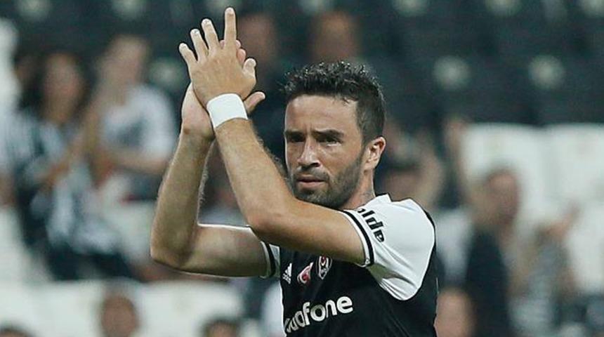Gökhan Gönül Beşiktaş'a veda etti