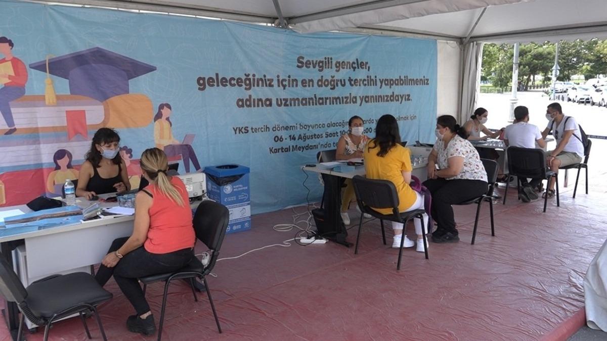 Kartal Belediyesi &uuml;niversite tercihlerinde &ouml;ğrencilerin yanında