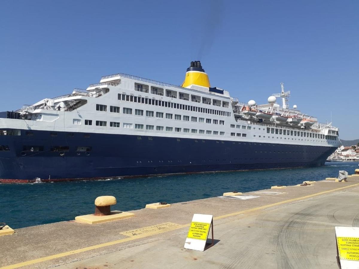 L&uuml;ks yolcu gemisi Marmaris&rsquo;e bu kez yolcusuz geldi