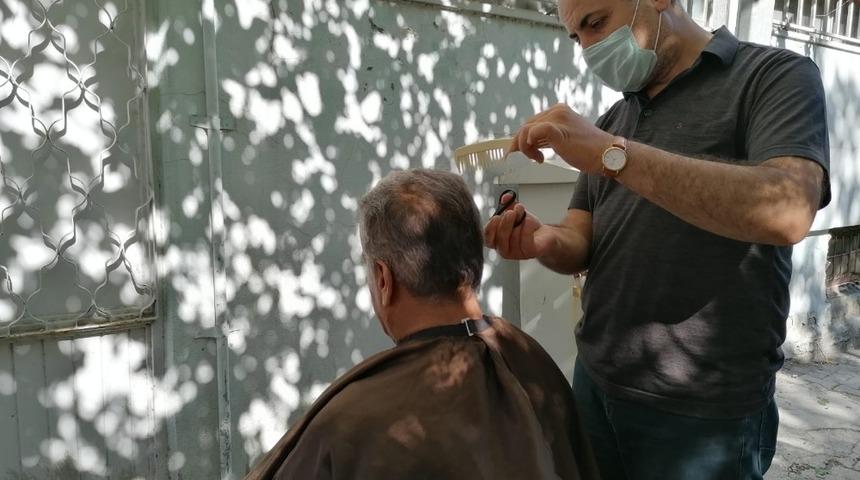 Evde bakım alan kişilere kuaf&ouml;rl&uuml;k hizmeti