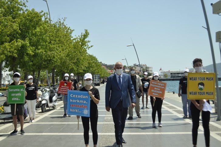 Marmaris’te gönüllü öğrencilerden korona virüs uyarısı G1