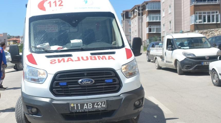 Bilecik&rsquo;te motosiklet ile kamyonet &ccedil;arpıştı: 1 yaralı