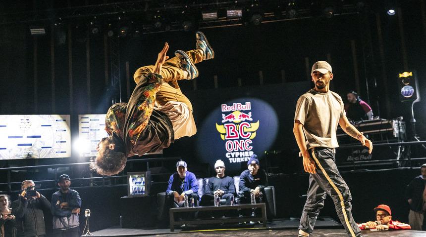 Red Bull BC One E-Battle ile breakdans arenasını hareketlendiriyor