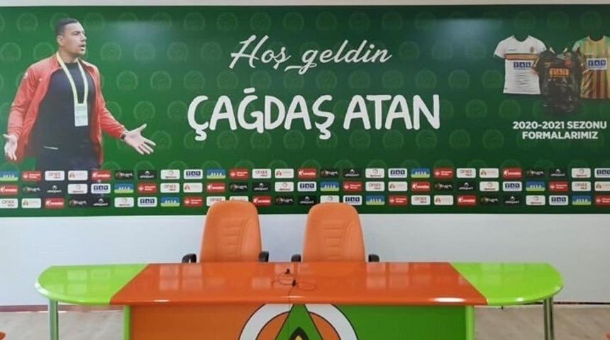 Aytemiz Alanyaspor'un yeni teknik patronu &Ccedil;ağdaş Atan oldu