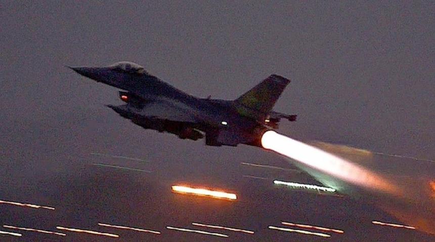 Darbe girişiminde İstanbul'da alçak uçuş yapan pilota müebbet hapis