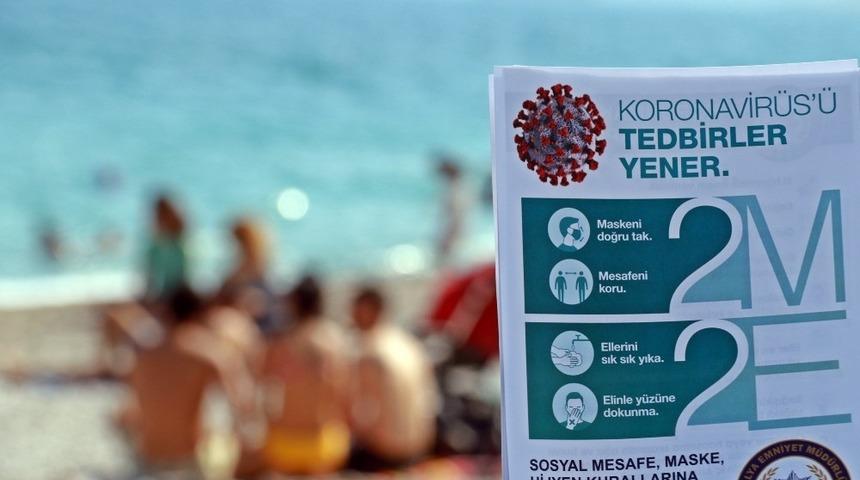 Konyaaltı Sahili’nde '2M-2E' başlıklı koronavirüs uyarısı