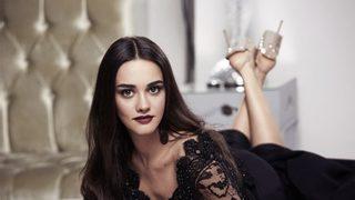 Hande Soral tatilde imajını değiştirdi! 