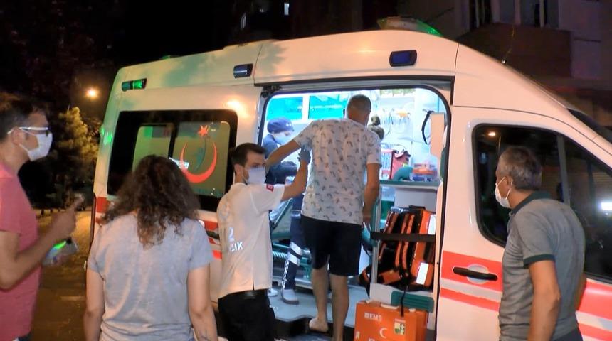 Ataşehir'de yangında dumandan etkilenen 12 kişi hastaneye kaldırıldı