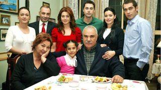 Yaprak Dökümü oyuncuları yeniden buluştu! Bennu Yıldırımlar paylaştı