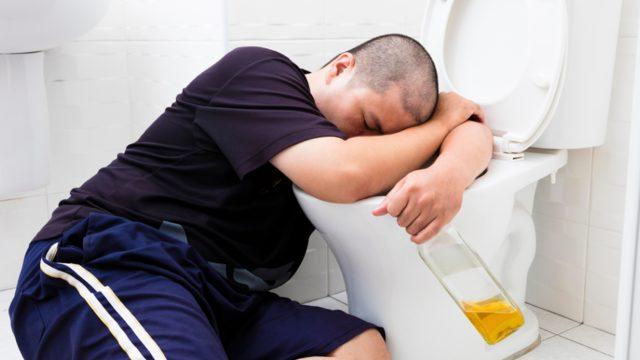 Alkol sonrası mide bulantısına ne iyi gelir, nasıl geçer? Alkol sonrası mide bulantısına iyi gelen yiyecekler