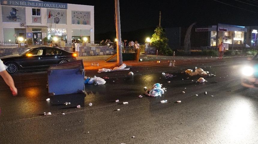 Ortalığı savaş alanına &ccedil;evirdi, yaralıları otomobilde bırakıp ka&ccedil;tı