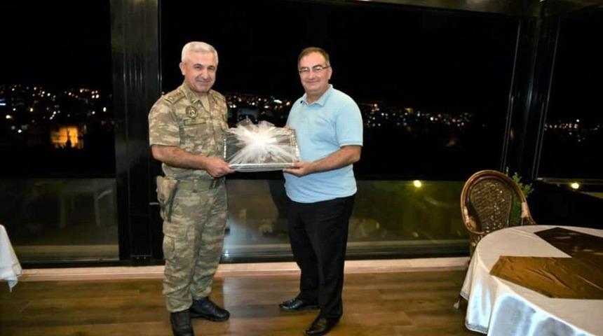 Komutanlar Veda etti