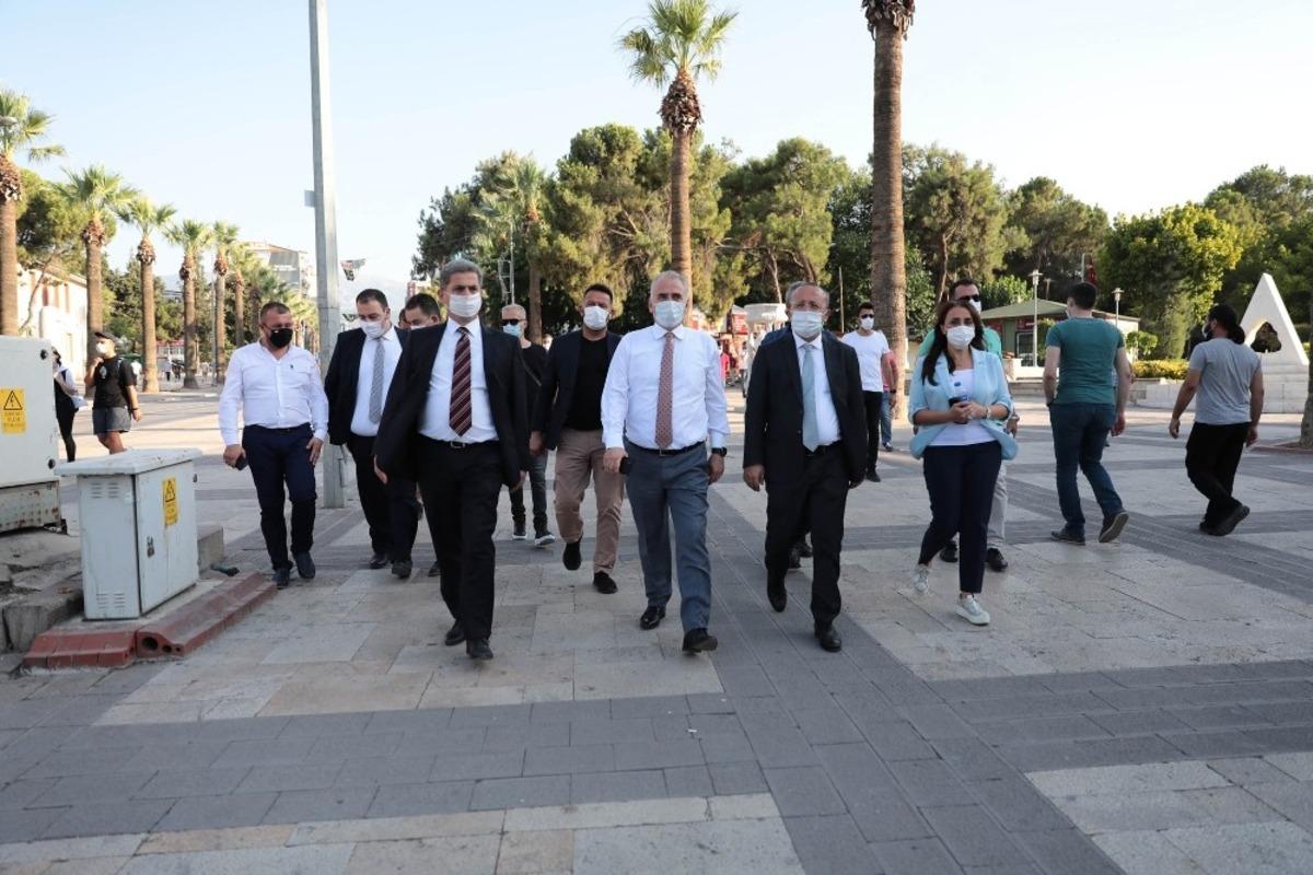 Denizli&rsquo;de korona vir&uuml;s denetimleri aralıksız olarak s&uuml;r&uuml;yor