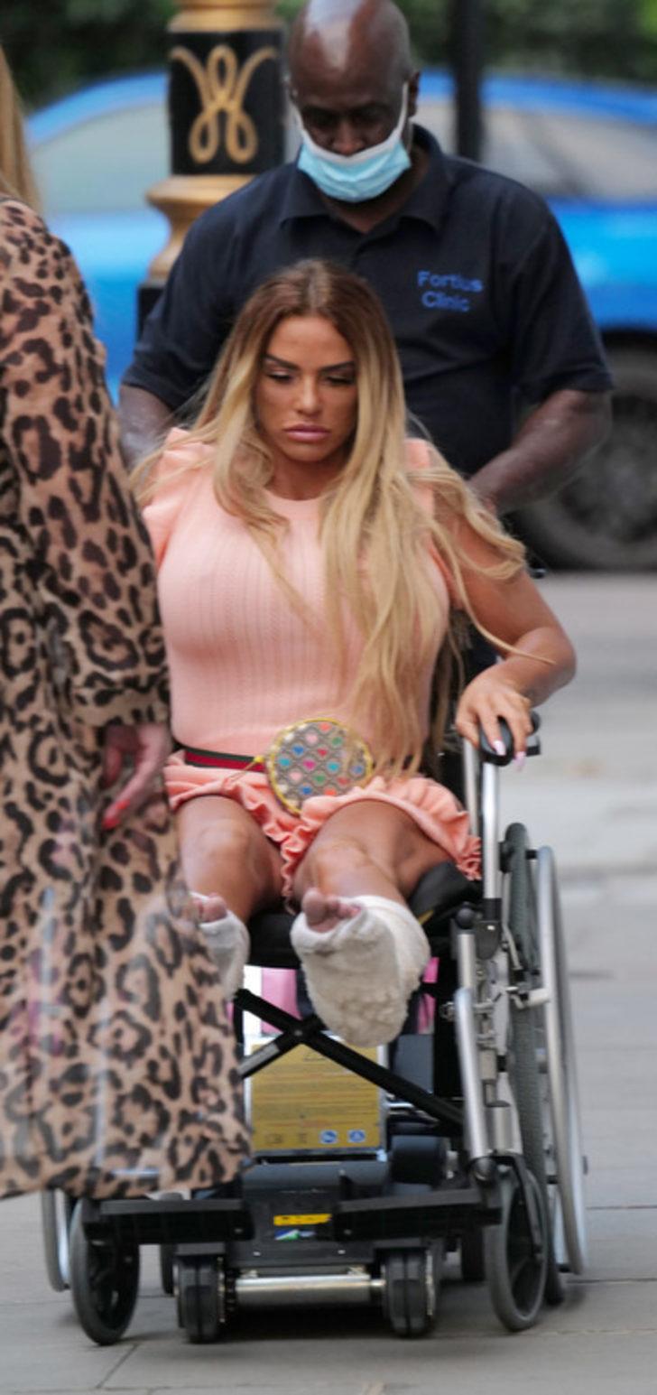 Türkiye tatilinde ayaklarını kıran Katie Price’a kötü haber!  G1