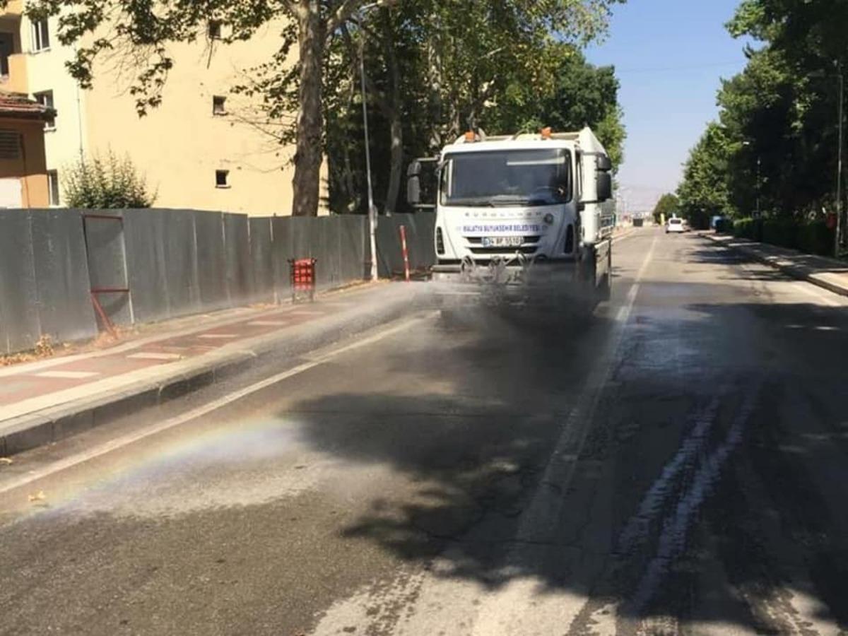 Malatya B&uuml;y&uuml;kşehir&rsquo;den dezenfekteye ağırlık