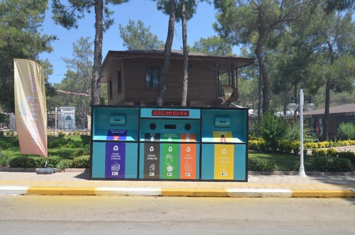 Kepez&rsquo;de, eldiven ve maskeler, Mobil Atık Getirme Merkezi&rsquo;ne