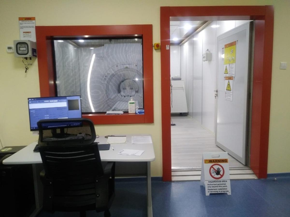 İş insanın bağışladığı MR cihazı hizmete girdi