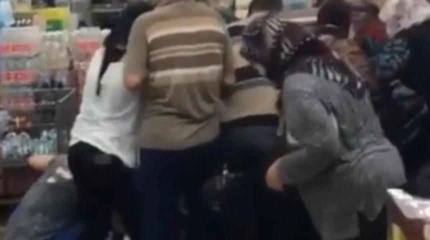 'Yok artık' dedirten görüntüler! Markette 'ucuz kapak' izdihamı