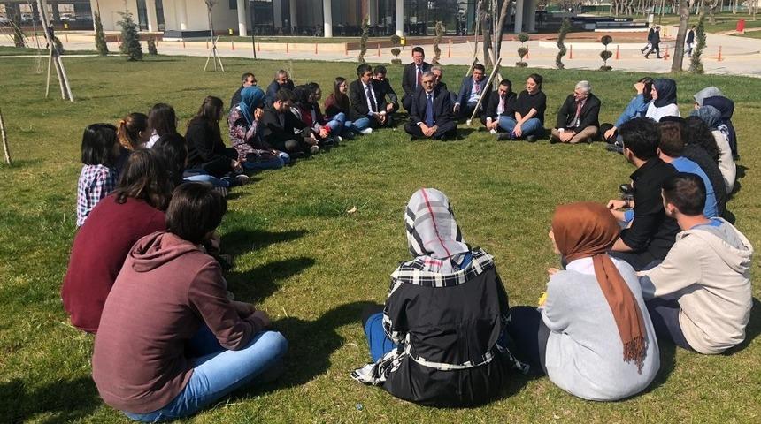 Diplomalarını aldıkları g&uuml;n iş başı yaptılar