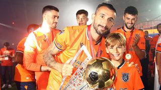 Başakşehir, Mehmet Topal ile devam kararı aldı