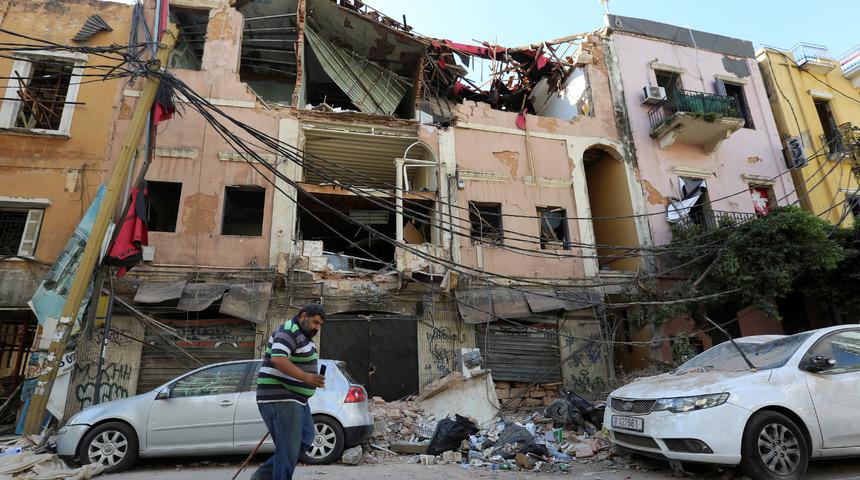 AFAD Beyrut'ta yaraları sarıyor!