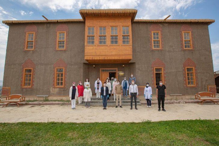 İşitme engelliler için özel maske üretildi G5