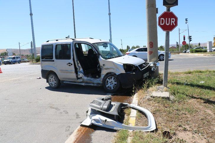 Sivas’ta trafik kazası: 4 yaralı G2