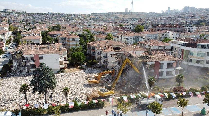 70 ailenin deprem k&acirc;busu sona erdi