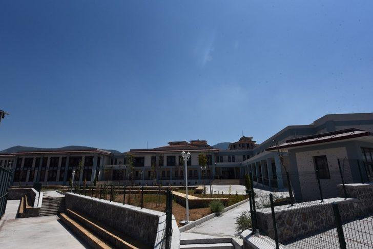 Akgedik Yunuskent’te okulların yapımı tamamlandı G4