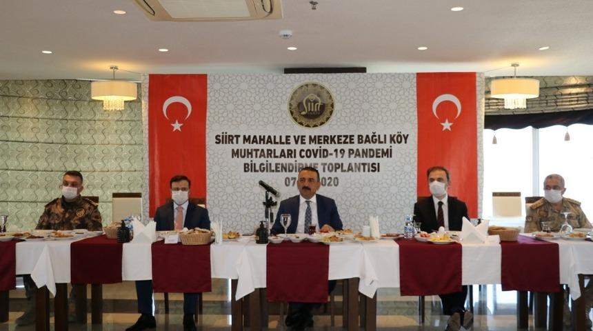 Vali Hacıbektaşoğlu muhtarlarla bir araya geldi