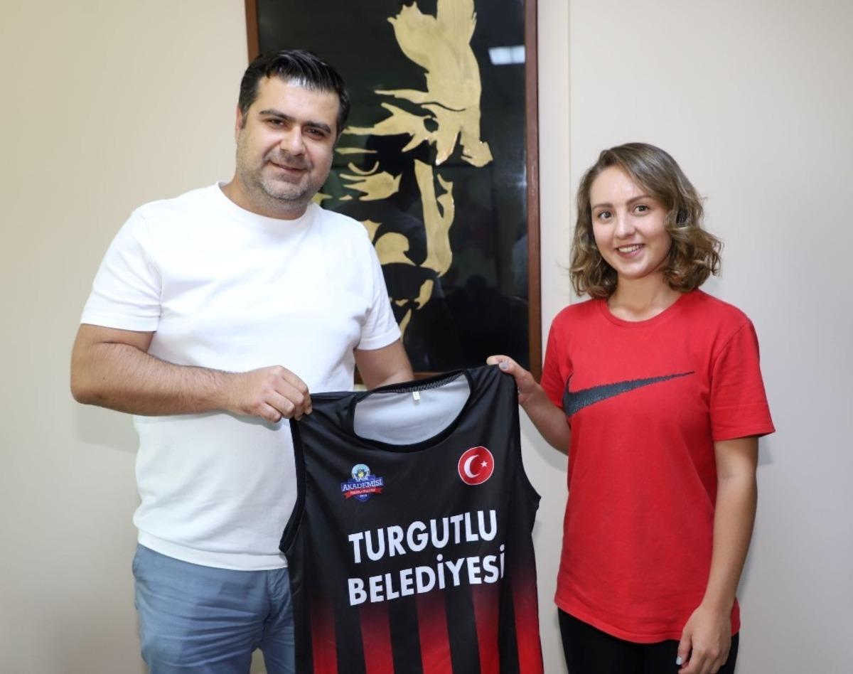 Ceren Kancaoğlu Turgutlu Belediyespor&rsquo;da