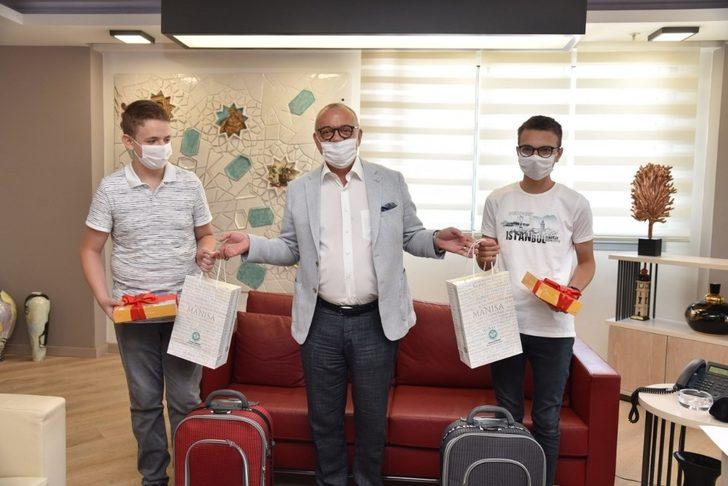 Başkan Ergün, LGS şampiyonlarını ağırladı G1