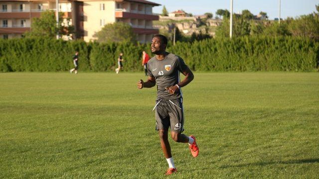Mensah’tan transfer açıklaması