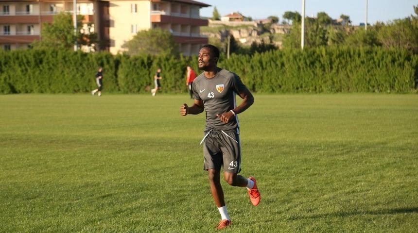 Mensah&rsquo;tan transfer a&ccedil;ıklaması