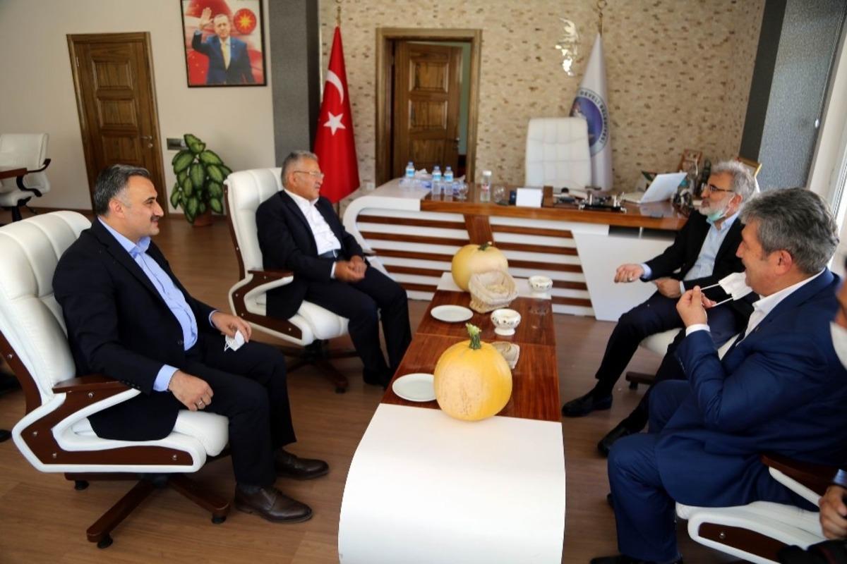 Başkan B&uuml;y&uuml;kkılı&ccedil; ve Milletvekili Yıldız&rsquo;dan Develi Belediyesi&rsquo;ne ziyaret