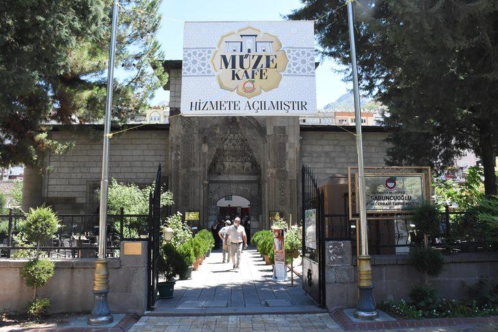 7 asırlık yapı, ziyaretçilerini tarihte yolculuğa çıkarıyor G3